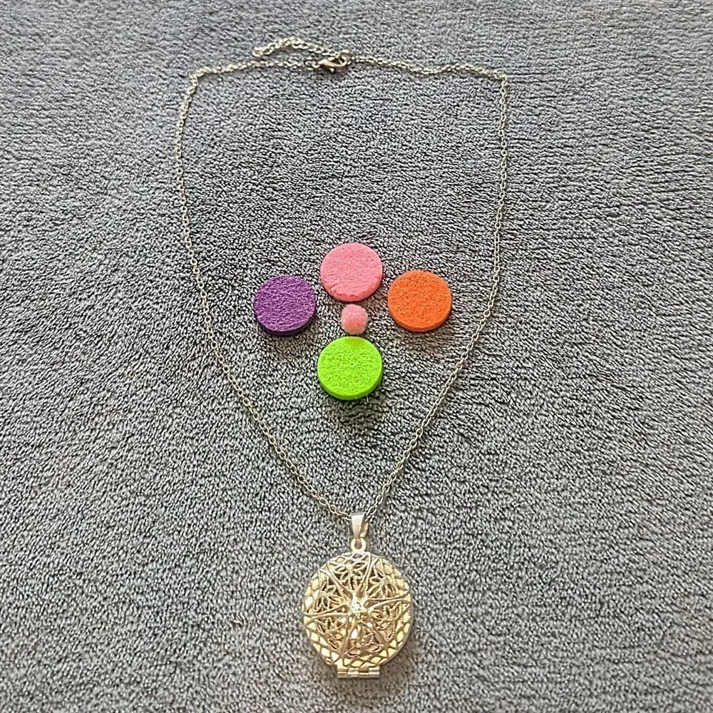 Silver-tone Essential Oil Fragrance Carrier Locket Pendant Necklace